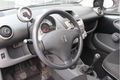 Peugeot 107 - 1.0 12V 68PK 5D|DEALER ONDERHOUDEN|AIRCO - 1 - Thumbnail