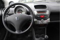 Peugeot 107 - 1.0 12V 68PK 5D|DEALER ONDERHOUDEN|AIRCO - 1 - Thumbnail