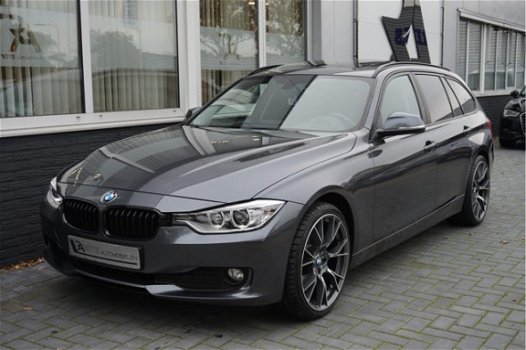 BMW 3-serie Touring - 320d High Exe Navi|Pano|Xenon|Cruis Grijs Metallic - 1