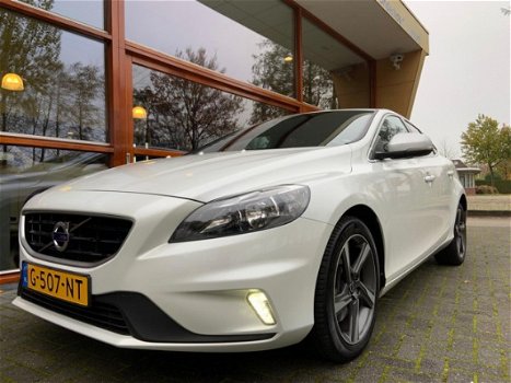 Volvo V40 - 2.0 D2 R-Design - 1