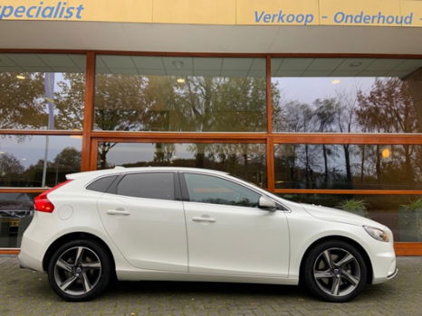 Volvo V40 - 2.0 D2 R-Design - 1