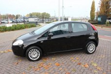 Fiat Grande Punto - 1.4 Dynamic 5 deurs AIRCO ZWART LAAG KILOMETRAGE