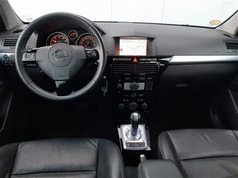 Opel Astra - 1.8i-16V Edition Navigatie/Leer/Automaat/16inch - 1