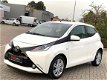 Toyota Aygo - 1.0 VVT-i X-Play 5-DEURS l LED l CAMERA l AIRCO - 1 - Thumbnail