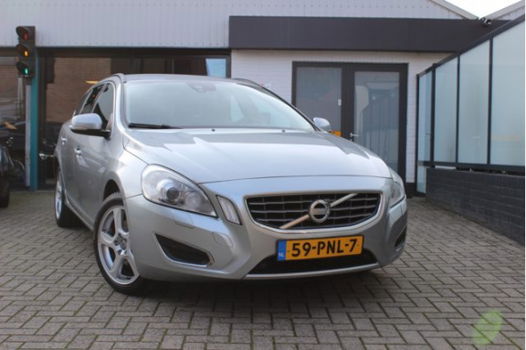 Volvo V60 - 1.6 T4 180pk Summum Leder Navi Xenon - 1