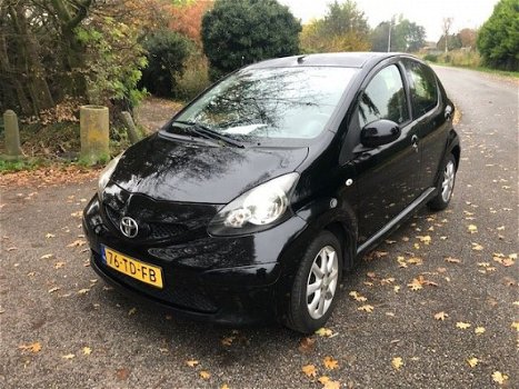 Toyota Aygo - 1.0-12V + - 1