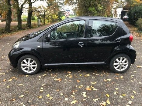 Toyota Aygo - 1.0-12V + - 1