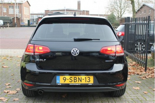 Volkswagen Golf - 1.6 TDI Comfortline BlueMotion Navi Prof LED Nw.Staat - 1