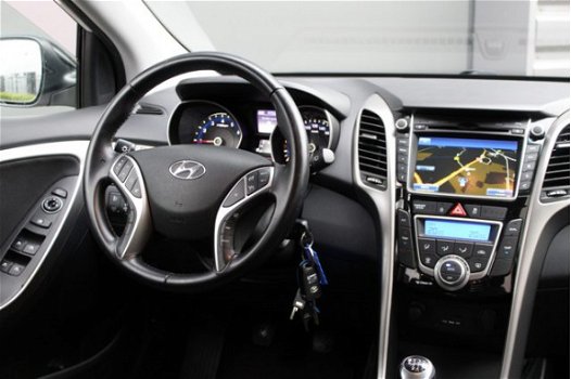 Hyundai i30 - 1.6 GDI Go | Navgatie | Camera | Cruise control | Trekhaak | - 1