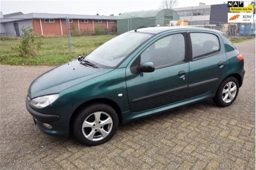 Peugeot 206 - 1.4 Gentry 5 DEURS/ APK GEKEURD - 1