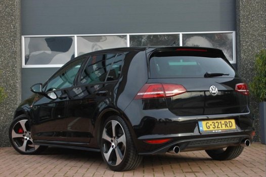 Volkswagen Golf - 2.0 TSI GTI DSG / PDC + CAMERA / NAVI / LED / BT-AUDIO - 1