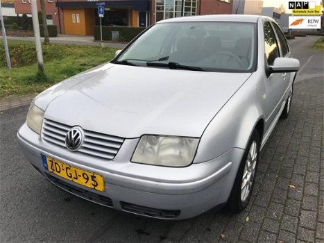 Volkswagen Bora - 1.6 Trendline * NIEUWE APK BIJ AFLEVERING - 1