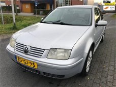 Volkswagen Bora - 1.6 Trendline * NIEUWE APK BIJ AFLEVERING