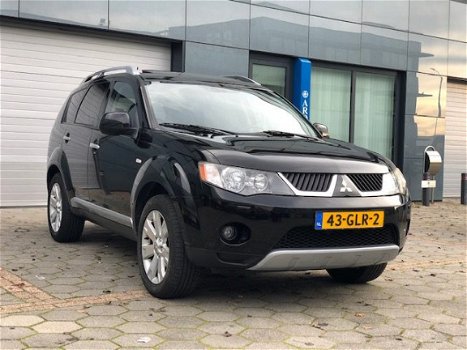 Mitsubishi Outlander - 2.4 4WD Instyle - 1