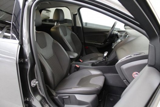 Ford Focus - 1.5 182pk ST-line Ext. Automaat |bi-xenon|navigatie|half lederen bekleding|elektrische - 1