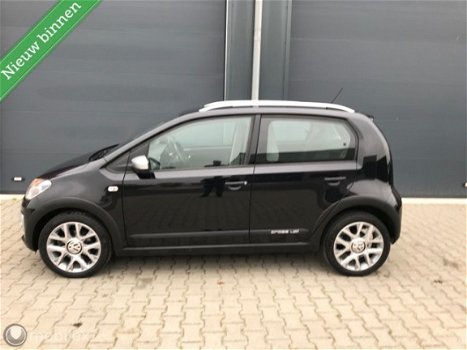 Volkswagen Up! - 1.0 cross up 5 deurs 75PK Cruise/Navi/Airco/PDC - 1