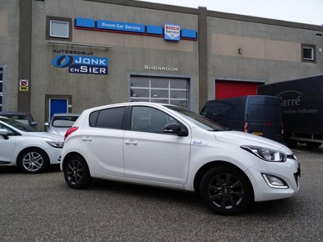 Hyundai i20 - |NL-auto |Airco |Cruise | Led dagrij. |Centr. vergr. |Rijklaarprijs - 1