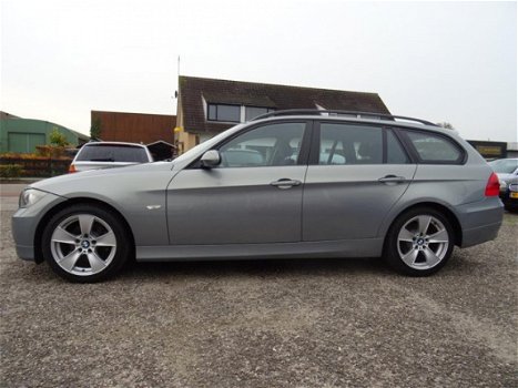 BMW 3-serie Touring - 320i - 1