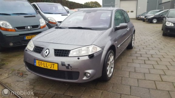 Renault Mégane - 1.6-16V Privilège SPORTUITVOERING, airco/sportvelgen, cruise control, apk, zeer net - 1