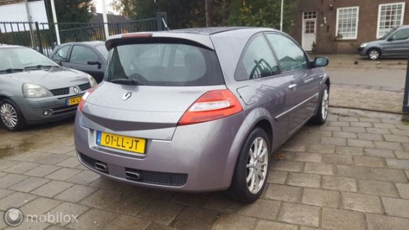 Renault Mégane - 1.6-16V Privilège SPORTUITVOERING, airco/sportvelgen, cruise control, apk, zeer net - 1