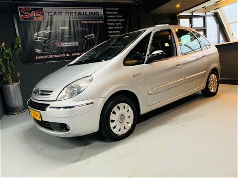 Citroën Xsara Picasso - 2.0i 16V Attraction - 1