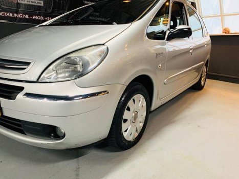 Citroën Xsara Picasso - 2.0i 16V Attraction - 1