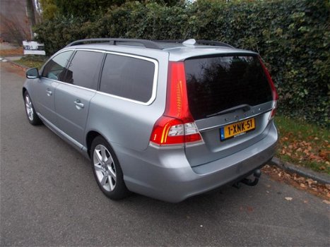 Volvo V70 - 1.6 D2 Momentum met Standkachel & On-Call - 1