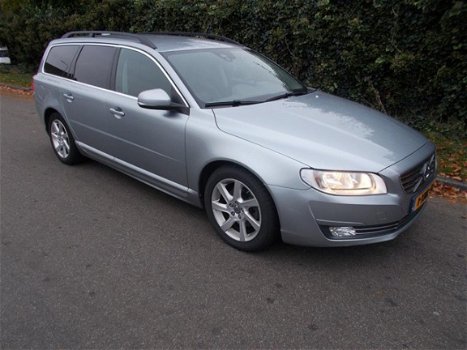 Volvo V70 - 1.6 D2 Momentum met Standkachel & On-Call - 1