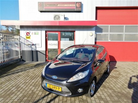 Ford Fiesta - 1.4 Trend 4-cil. 97 pk 3-deurs *ECC* *LMV* *Privacy glas - 1