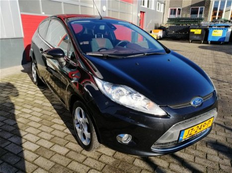 Ford Fiesta - 1.4 Trend 4-cil. 97 pk 3-deurs *ECC* *LMV* *Privacy glas - 1