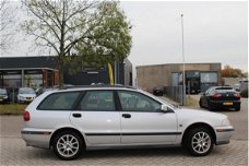 Volvo V40 - 1.6 SE NAP*WEINIG KM* INCL BTW