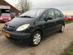 Citroën Xsara Picasso - 1.8i-16V Kijk bij onze andere auto's - 1 - Thumbnail