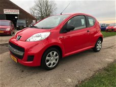 Peugeot 107 - 1.0-12V XR Kijk bij onze andere auto's