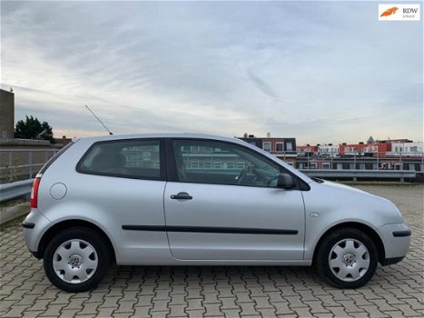 Volkswagen Polo - 1.4-16V | Automaat - 1