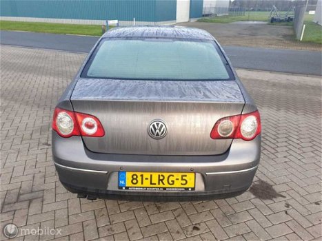 Volkswagen Passat - 2.0 TDI Highline - 1