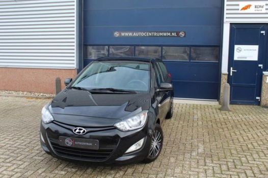 Hyundai i20 - 1.2i i-Deal - 1