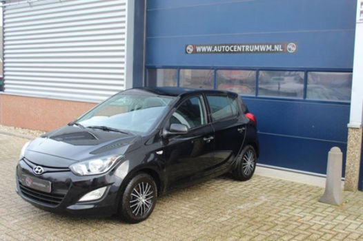 Hyundai i20 - 1.2i i-Deal - 1