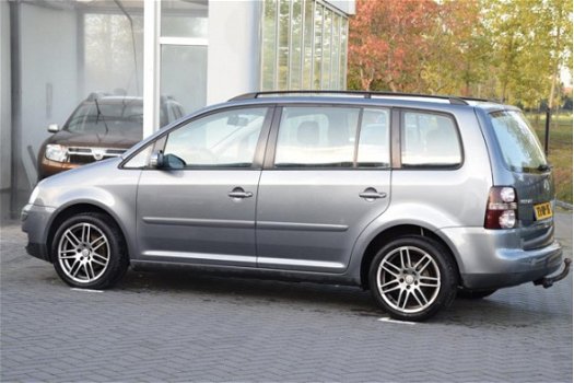 Volkswagen Touran - 1.6 - 16V FSI 2004 Airco - 1