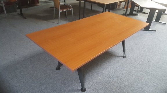 Bureau, werktafel, vergadertafel, kantinetafel, tafel - 1