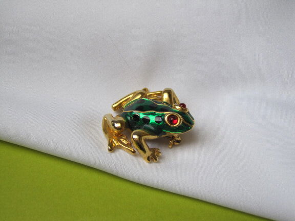 Broche goudkleurig groen zwart emaille kikker met rode oogjes 3.8x3.5 cm. - nr. 1