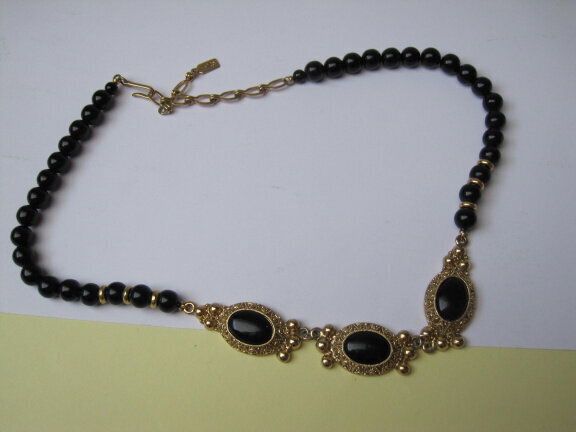 VERKOCHT ES Ketting 1928 jewelry compagny zwarte kunststof kralen en cabochons 42-48.5 cm - Afbeelding 5