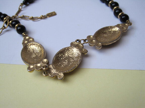 VERKOCHT ES Ketting 1928 jewelry compagny zwarte kunststof kralen en cabochons 42-48.5 cm - Afbeelding 7