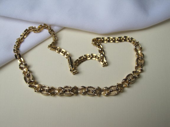 Ketting goudkleurig en zwart emaille O en X model 45.5 cm - Afbeelding 3