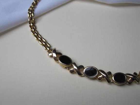 Ketting goudkleurig en zwart emaille O en X model 45.5 cm - Afbeelding 4