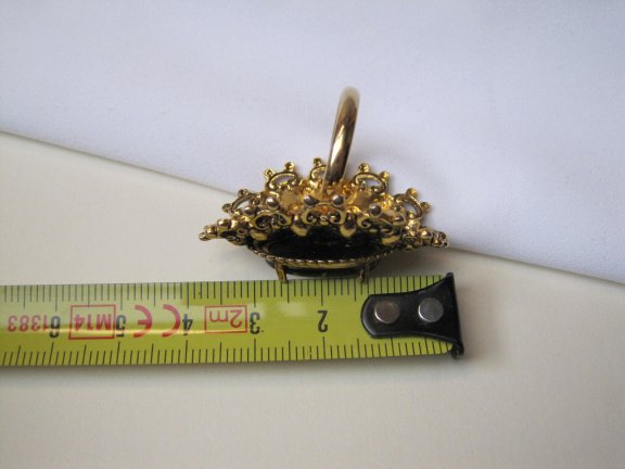 Ring maat 18 variabel goudkleurig met zwart vergulde keramiek porseleinen stier cabochon - Afbeelding 5