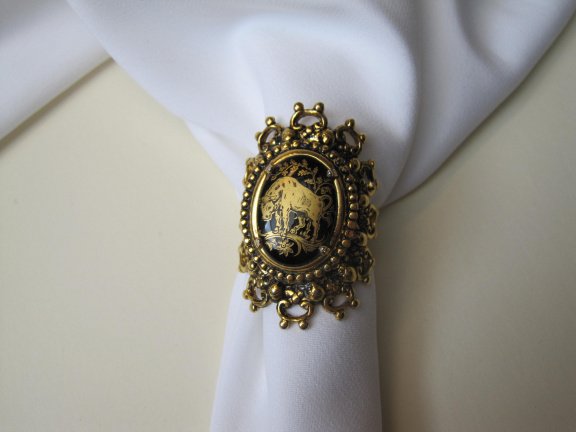 Ring maat 18 variabel goudkleurig met zwart vergulde keramiek porseleinen stier cabochon - Afbeelding 6