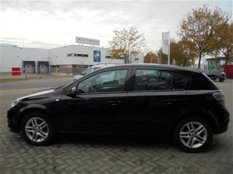 Opel Astra - 1.8 Temptation 1e EIGENAAR|AIRCO|5DRS|APK 03-2020|NAP NATIONALE AUTO PAS - 1