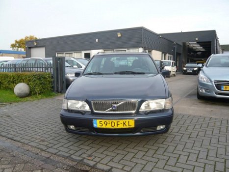 Volvo V70 - 2.4 Europa AUTOMAAT AIRCO/ECC /Leer Youngtimer - 1