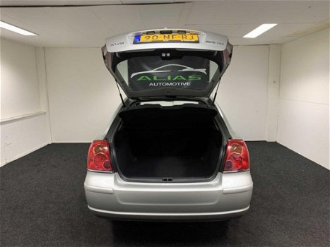 Toyota Avensis - 1.8 VVTi Linea Luna 2003 Grijs AIRCO / APK 2020 / NAP - 1