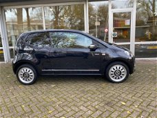 Volkswagen Up! - Black up 2012 | PDC | NAVI | AIRCO